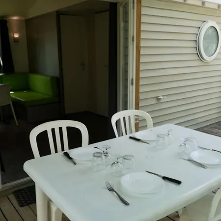 Campingplads Mobil-home Avec Terrasse A - Api-1-52-809 Collias