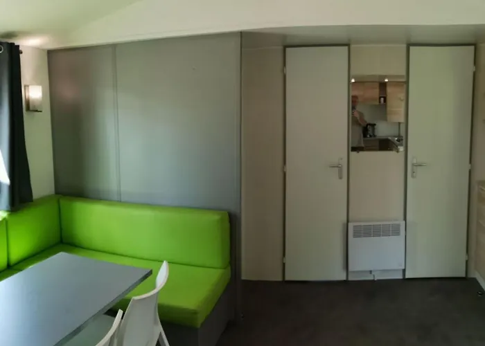Camping Mobil-home Avec Terrasse A - Api-1-52-809 Collias