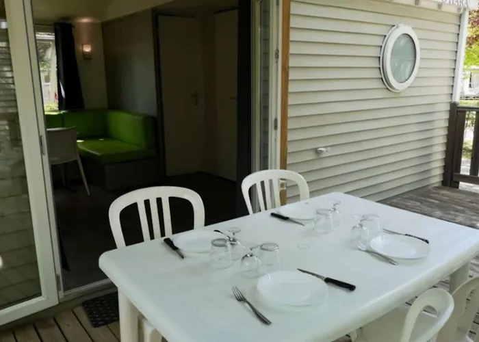 Camping Mobil-home Avec Terrasse A - Api-1-52-809 Collias